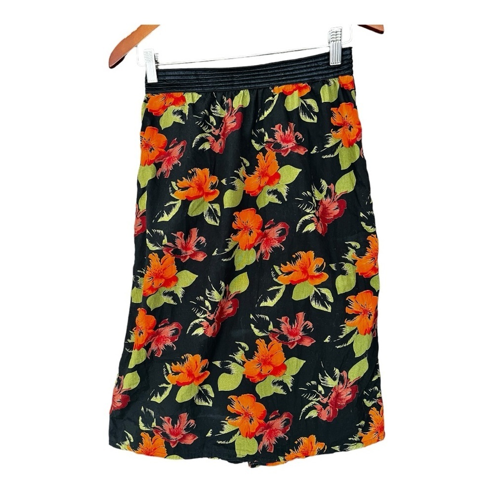 Vintage ruffle back skirt, made in Italy, size small